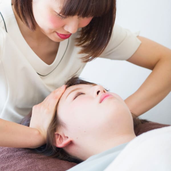 首・肩のつらさを改善したい|快眠ドライヘッドスパ専門店 myu 恵比寿