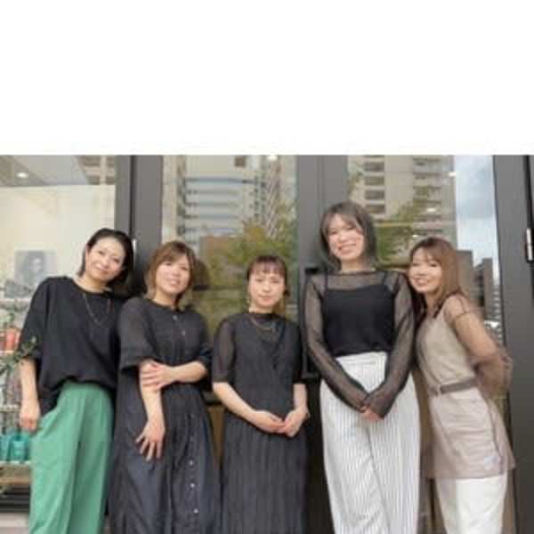 女性スタイリストが多い|半個室 rire hair 千早店