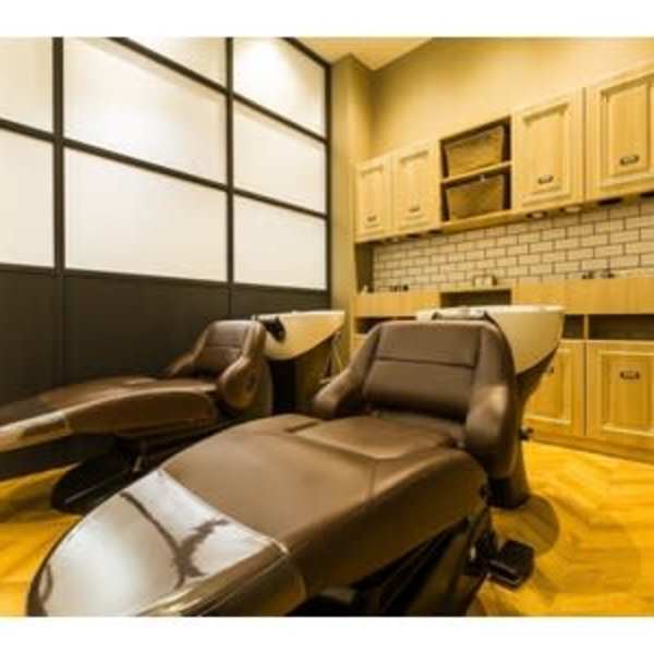 ヘッドスパで癒やしの時間をお過ごしください♪|半個室型美容室 Sourire 荒戸店