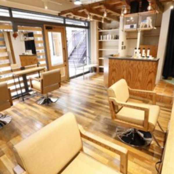 少人数のプライベートサロン|lore bat.hair 下北沢