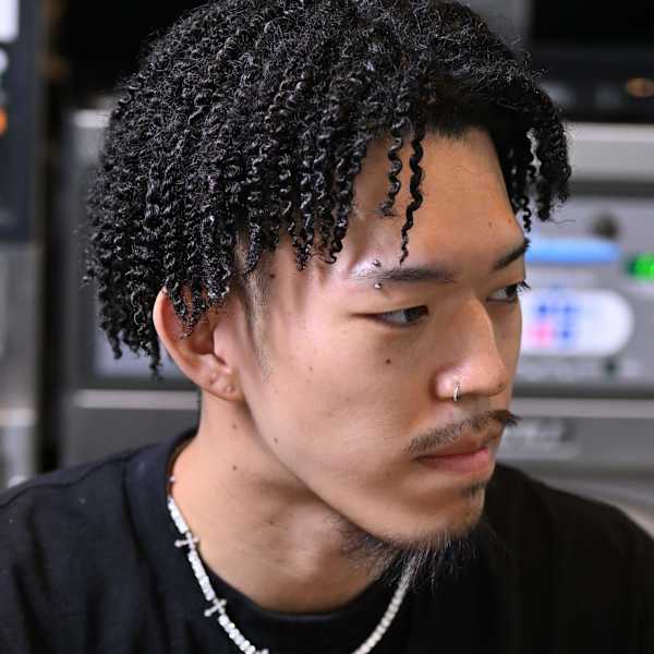 バーバースタイルお勧め10『特殊パーマ (ブラックヘア)系 メンズショート』|バーバーショップ CHILL CHAIR 高円寺南口店