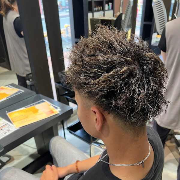 【メンズパーマ】ツイスト・スパイラルパーマ・波巻きパーマ・フェザーパーマ・ナチュラルパーマ|ONLY CARE by JAPAN