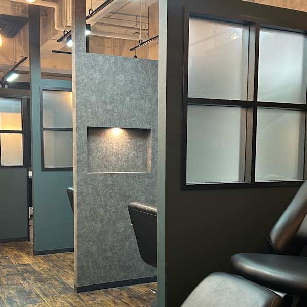 駅1分の場所に半個室の隠れ家サロン美容室が苦手な方も周りの目を気にせずゆっくり寛げます。|Rocks hair gallery【ロックスヘアーギャラリー】