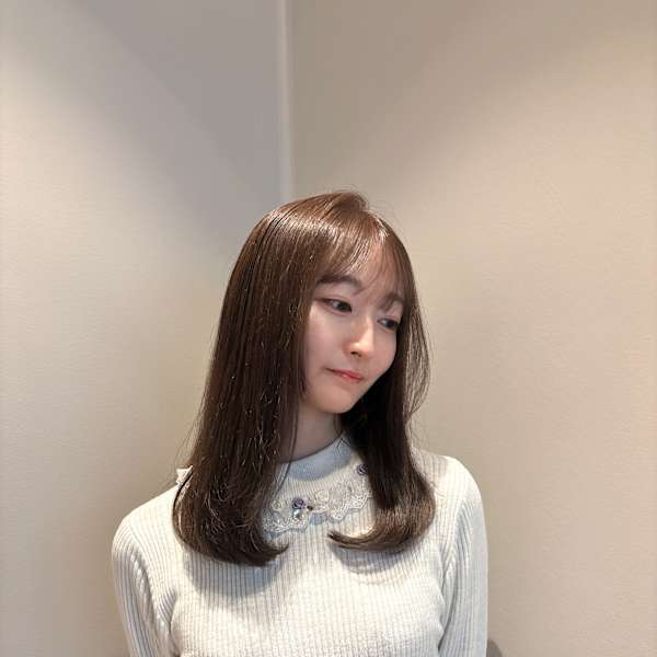 髪質や色落ちの状態を見て、お客様一人一人に合わせたカラー選定【visionハタノ】|vision 赤坂