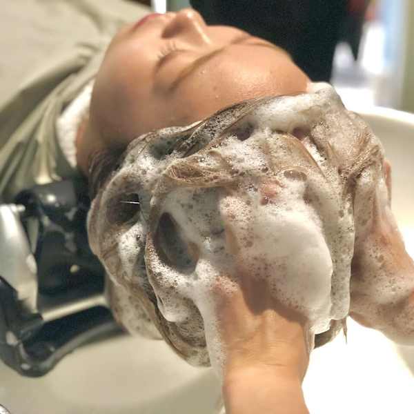頭皮の健康を促進する極上ヘッドスパで日々の疲れも解消☆頭皮のベタつき、乾燥が気になるお悩みの方に♪|ECLART milia 【髪質改善 個室サロン】船橋店