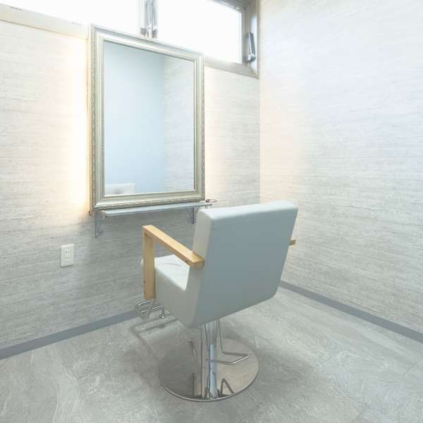 完全個室サロンで他のお客様と関わる事なく過ごせる空間をご用意しておりますので心よりお待ちしておりま|髪質改善個室サロンprimoCサロン綾瀬美容院