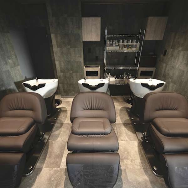 頭の疲れをほぐす☆彡【炭酸スパ】グググッと頭皮をもみほぐすヘッドスパで血流改善♪♪|髪質改善個室サロンprimoCサロン綾瀬美容院