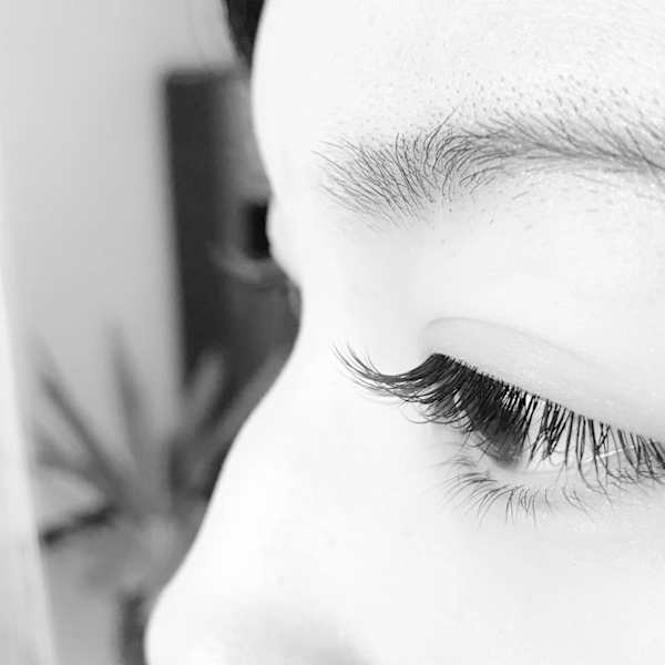 【日本製フラットラッシュセーブル導入】|まつげエクステ専門店 eyedesign Curl