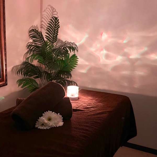 脱毛後の緊張もオイルマッサージで優しくほぐして癒しの時間♪|脱毛&痩身 GLYCINE