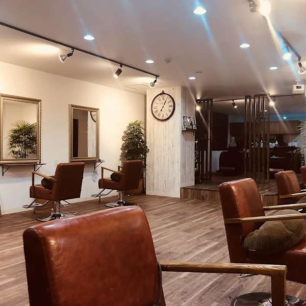 【JR手稲駅から車で3分／駐車場5台完備】髪質改善METEO（メテオ）やAujuaなど豊富にご用意♪|hair make amphi