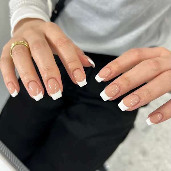 ＊＊王道フレンチ＊＊|ネイルサロン Zina nail 船橋南口【パラジェル/フィルイン導入】