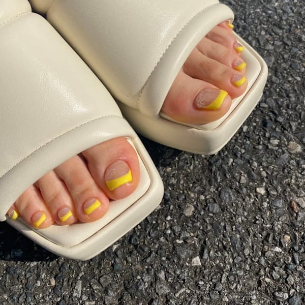 ＊＊フットネイル＊＊|ネイルサロン Zina nail 船橋南口【パラジェル/フィルイン導入】