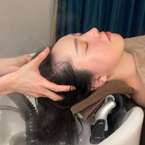 日頃の疲れを癒すご褒美ヘッドスパ|CLEO hair fika