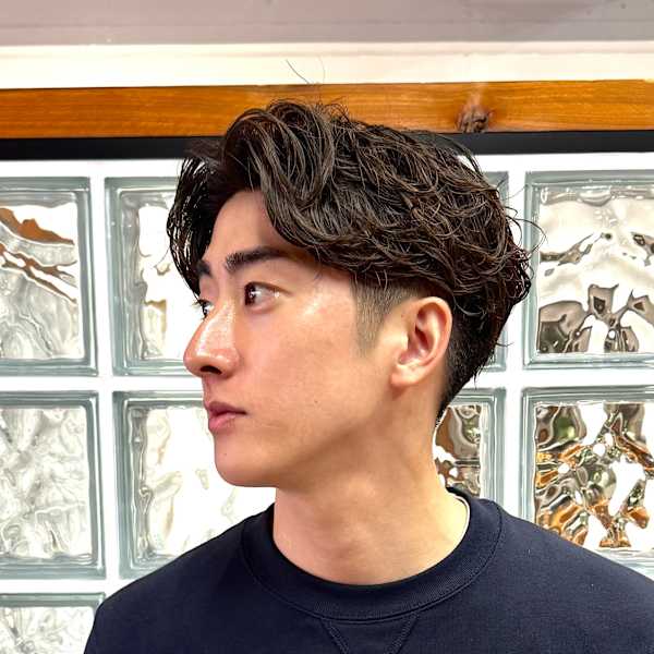 落ち着いた雰囲気のくつろぎ空間！半個室完備サロン♪【大名】|IWT hair design