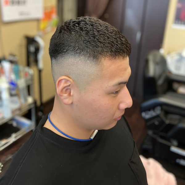 【総合調髪】フェード、令和の濡れパン、パンチ、二グロパーマ歓迎◎理容室ならではのスタイルが好評！|理容室 HAIR HANDS