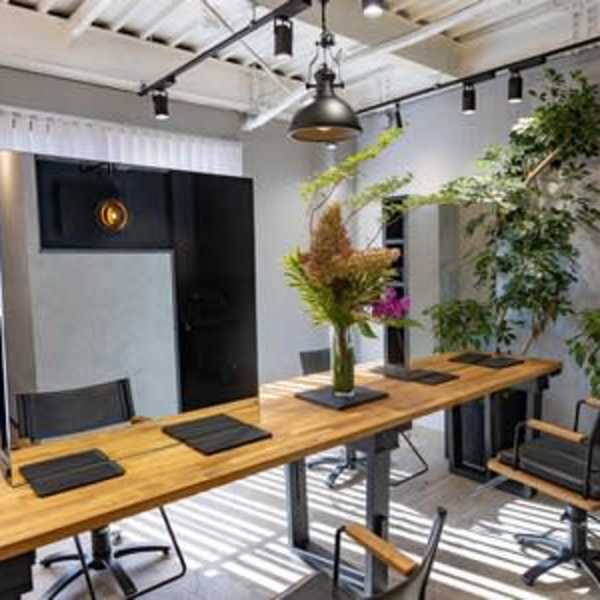 一人で、親子で、家族で、友人と。カフェのように寛げる店内でリラックスして過ごせる|gezellig