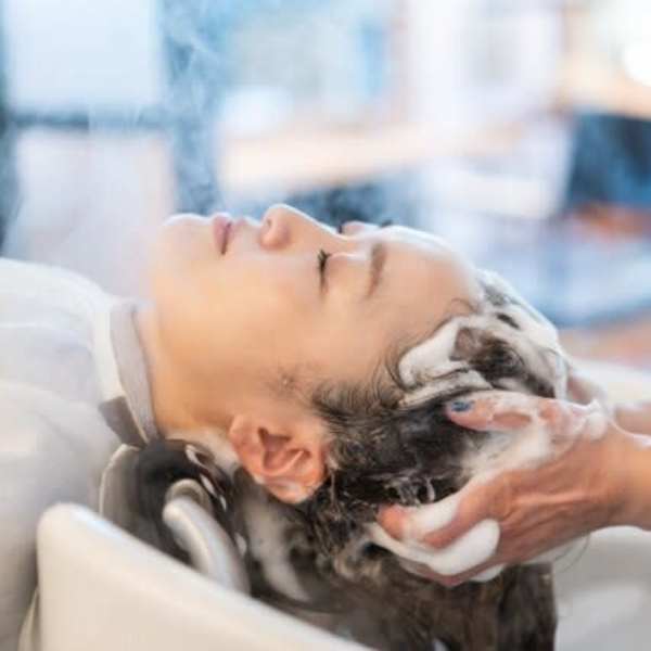 【ヘッドスパ】頭皮環境を整えて健康的な髪の土台をつくる◎肩こりや眼精疲労の解消、リラックス効果も◎|HAIR MAKE MICHI 富田店