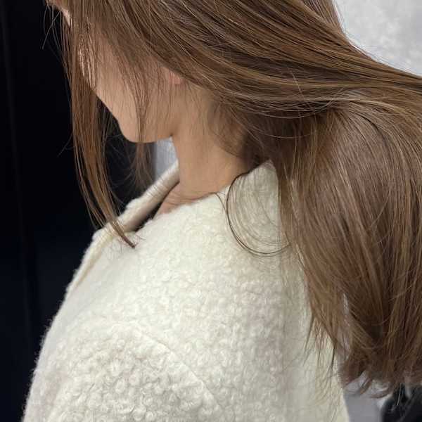 高級トリートメントで潤いあふれるツヤツヤな髪へと仕上げます♪|ROW 川崎