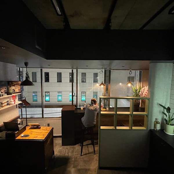 夜21:00まで受付可能なサロン|三軒茶屋バーバー NEW OLD
