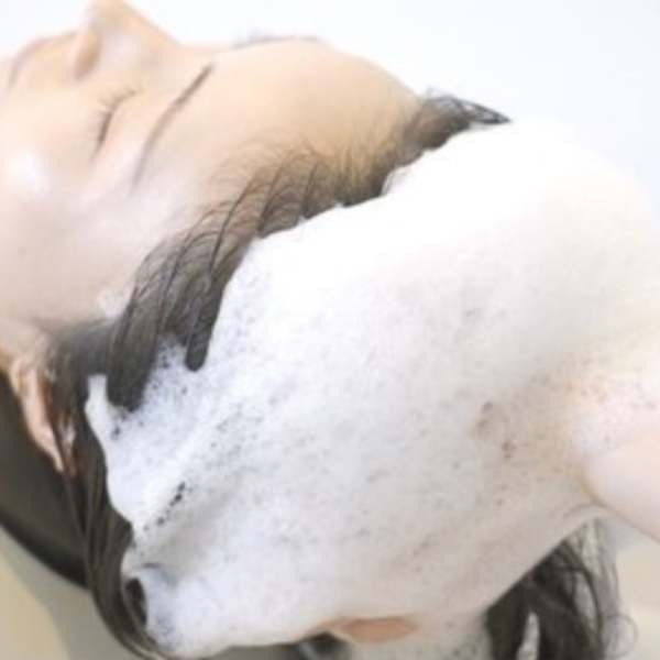 エルム府中のヘッドスパで、頭皮から美髪へ。癒やしと髪質改善を同時に叶える贅沢体験。|yelm 府中/オージュア認定髪質改善カラー＆縮毛矯正