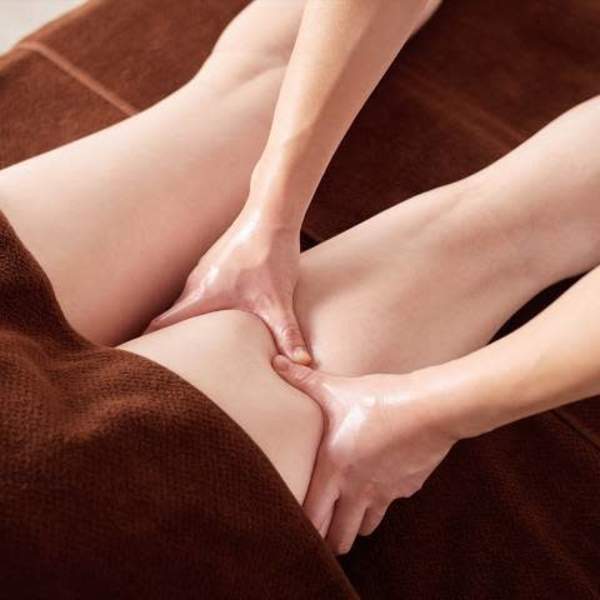 オススメ☆【足つぼマッサージ】パンパンになった脚にもメンテナンス◎足裏刺激でさらにスッキリ☆|Grandwarm