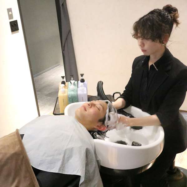 炭酸育毛ヘッドスパで癒し効果＆薄毛予防＆加齢臭除去！|【メンズヘアサロン】SiGN annex