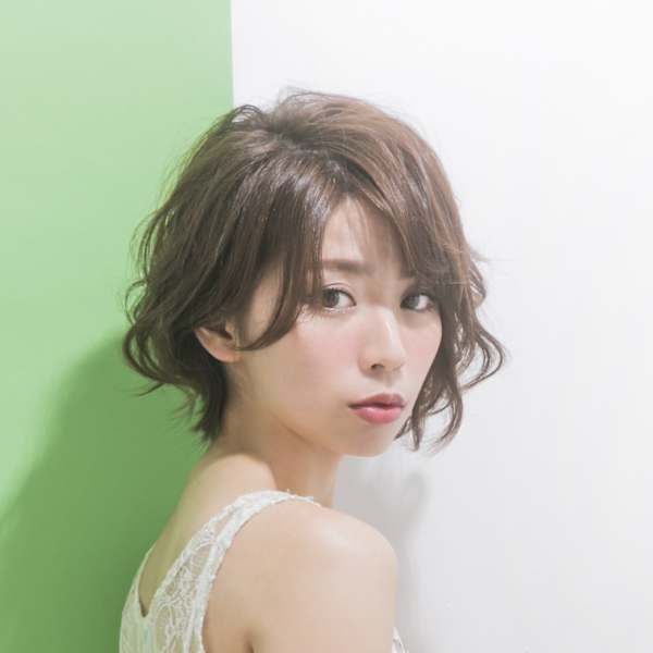 ショートもボブもOK!シルエットが綺麗なデザインカットで、似合う×扱いやすいスタイルへ♪|Apiuz Hair 西宮北口