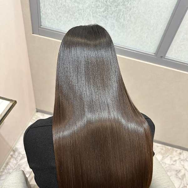 業界最新の美髪矯正で周りが羨む圧倒的美髪へ|髪質改善 個室サロン LUNAS 福岡天神