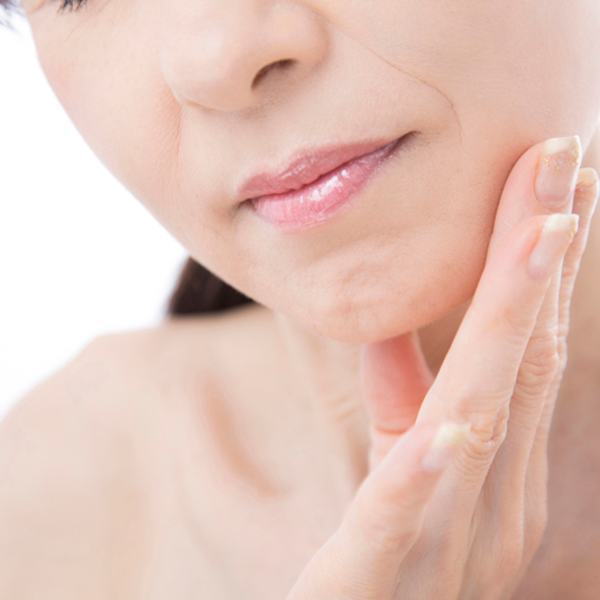 【NEW機器】　顔筋リフトUPでキュッと小顔へ！80分￥7,500|ESTHETIQUE SALON mare