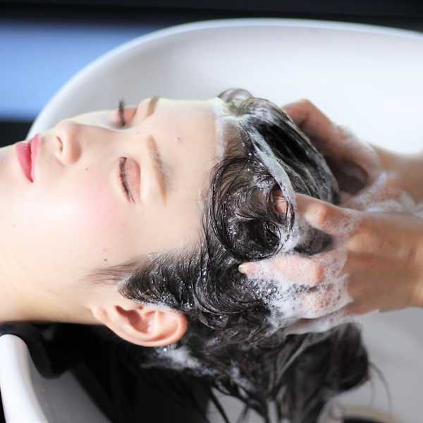 頭の疲れをほぐす【プレミアムヘッドスパ】頭皮を改善して、元気な髪へとサポートいたします!!|ECLART Lumi 千葉駅前店