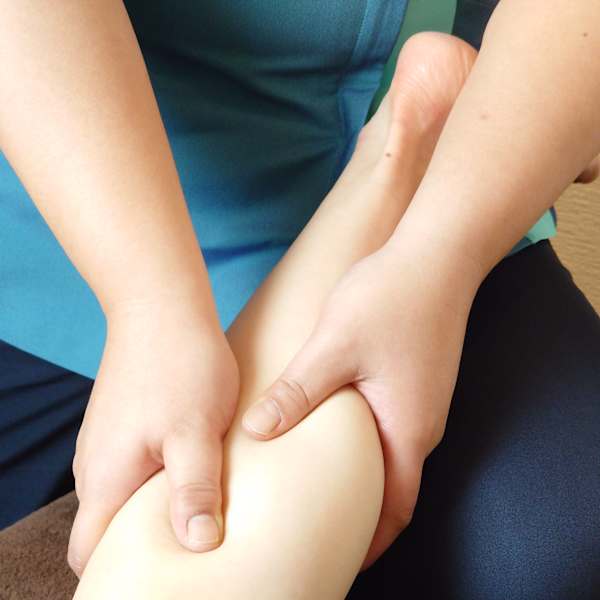 スラっと細見え☆セルフケアでは改善できない足のお悩み/むくみもおまかせ！全身75分 ￥10,000|札幌駅前整体 アートカイロ