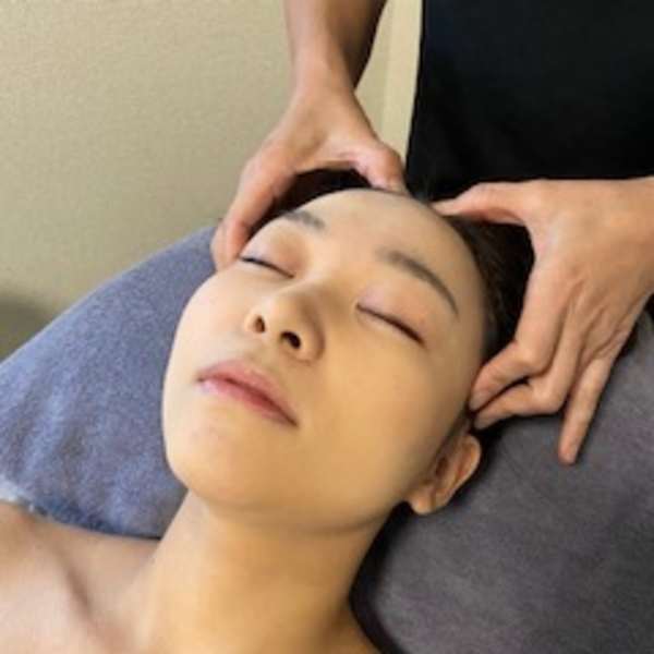 お顔はもちろんのこと、気になる首、デコルテまでの角質ケアと透明感のある素肌づくり|サロン N -サロン エヌ-