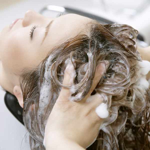 花にとって 土が大切であるように 髪にとって 頭皮環境は とても大切です |JHSI公認【頭皮、髪エステ専門店】HairVall RaQ