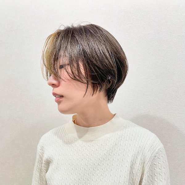 女性らしさが輝くショートカットを追求し、美しいシルエットへ◎|EIIR【エイル】
