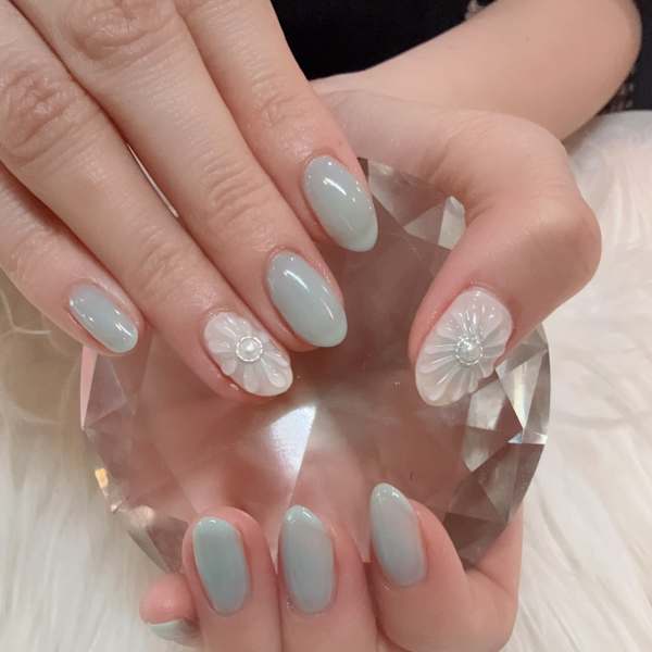 オフィスや日常でも楽しめるシンプルなデザインです☆|Annie hair design