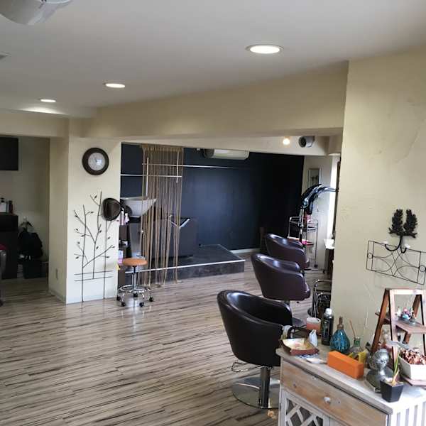 ■髪の毛や頭皮にも優しいハーブエキス配合カラーが大好評!当店で特に人気メニューの≪ハーブカラー≫。|ヘアサロン Lotoco