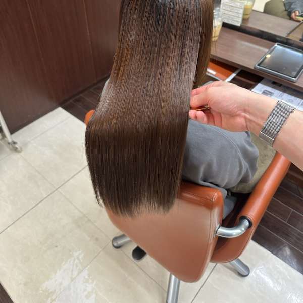 あなたの髪に合わせた薬剤選定で理想のストレートに！|Weve 成田店