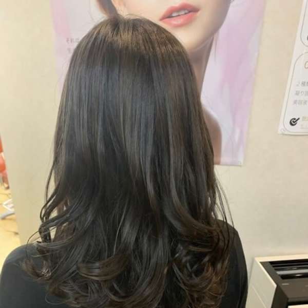 グレイカラー・白髪カバーが得意なサロン|Hair & Nail Studio Bloom