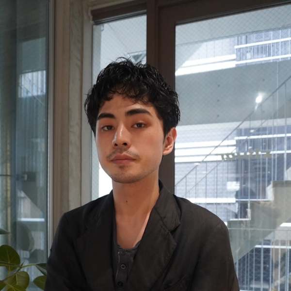 無造作ヘアもビジネスヘアも自由自在！ニュアンスパーマでON/OFFキマる|sliver【スリバー】