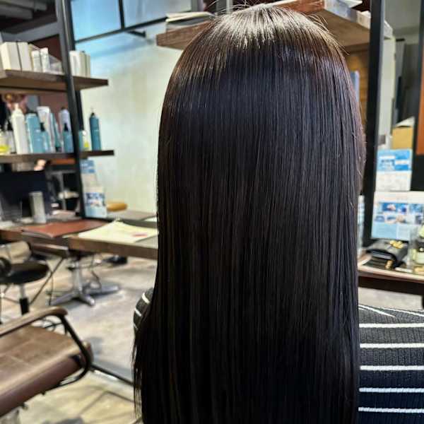 【ホリスティックストレート/縮毛矯正】ダメージレス+時短を実現！ユルい癖毛から縮毛矯正まで対応|MEIKA