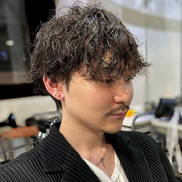【大通駅／徒歩2分】幅広い年齢の男性が来店！トレンド×高いカット技術で理想のメンズスタイルへ◎|MEIKA