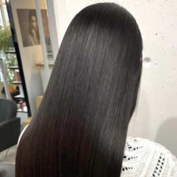 縮毛矯正・ストレートが得意|エクステ・ブリーチ・髪質改善・縮毛矯正専門店 EDeN MAeD 天神店