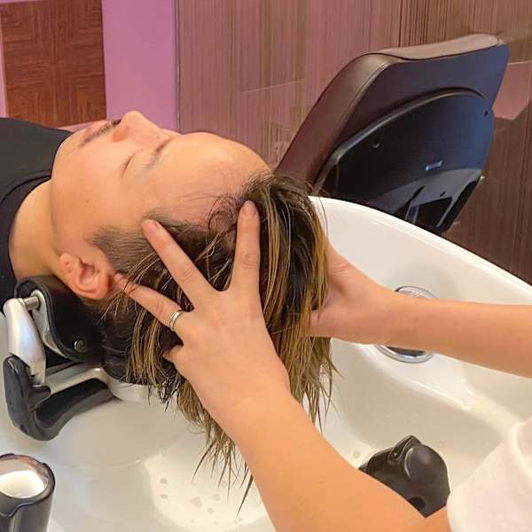ヘッドスパで頭皮を健康に保ちハリコシのある丈夫な髪を創りましょう♪|Men's salon VERDE