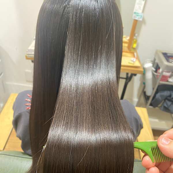 触れたくなる、素髪のような艶とやわらかさ こだわり薬剤で叶える、髪質改善縮毛矯正|am hair design 仙台 八幡