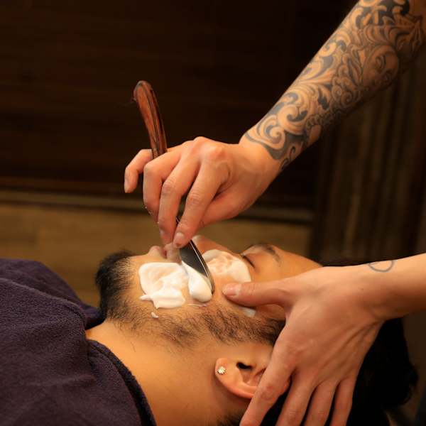 床屋のシェービングは、顔剃りや産毛処理し肌を整える施術です！|理容室 BARBERSHOP NOR 【2nd】/武蔵小山/品川