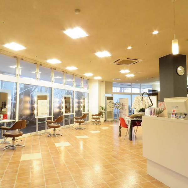 【麻生駅から車で9分／広い駐車場完備◎】ベテランスタイリストたち×リーズナブルな価格で大好評サロン♪|HAIR SALON Rism