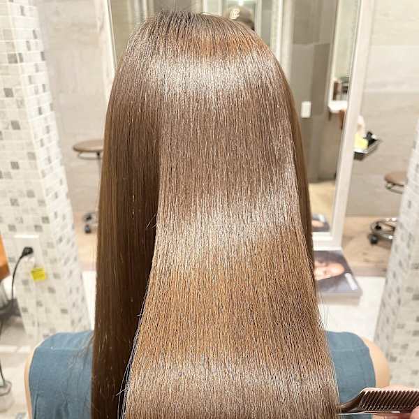 🫧うるツヤになれる厳選トリートメントが自慢のサロン🫧|AROMA hair room 新宿3号店 【アロマ ヘアー ルーム】