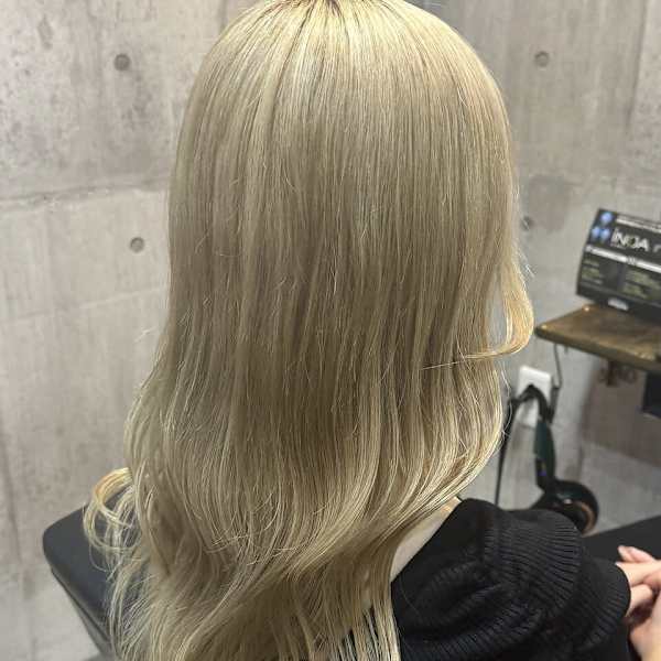 伸びた根元もキレイにリセット♪自然な色味で統一感を✨|TOKYO OTAKU HAIR【オタクヘアー】 ケアブリーチ ダブルカラー インナーカラー
