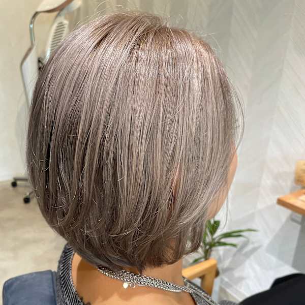暗髪からでも美しい透明感◎こだわりのカラー剤で持ちよく高発色☆グレイカラーもお任せ下さい！|Kaila hair