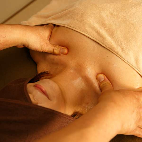 40〜50代の女性に大人気|ほぐし処オアシス 竹ヶ花店